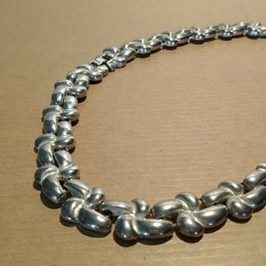 No label silver x pattern link foldover necklace