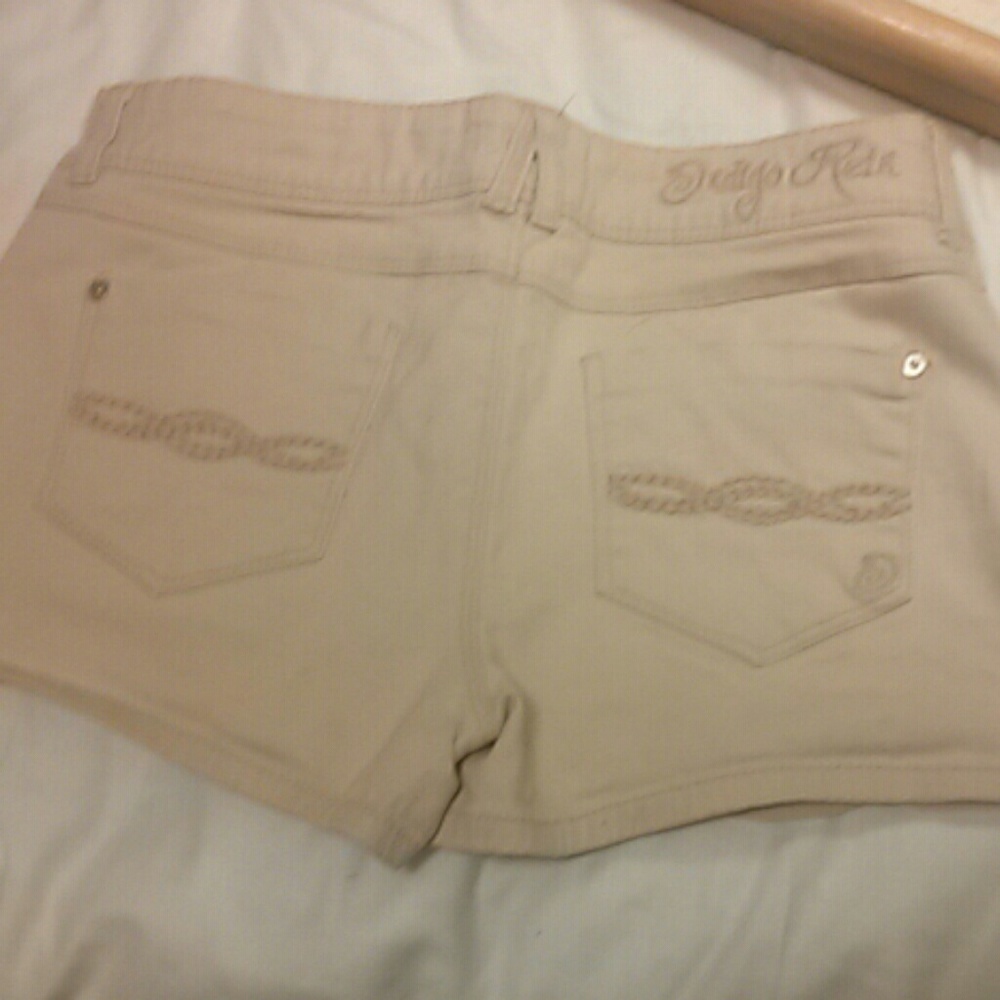 Shorts - Picture 4 of 4