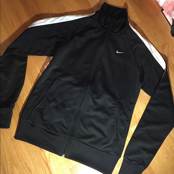 NWOT Black Nike warm-up jacket - Picture 2 of 4