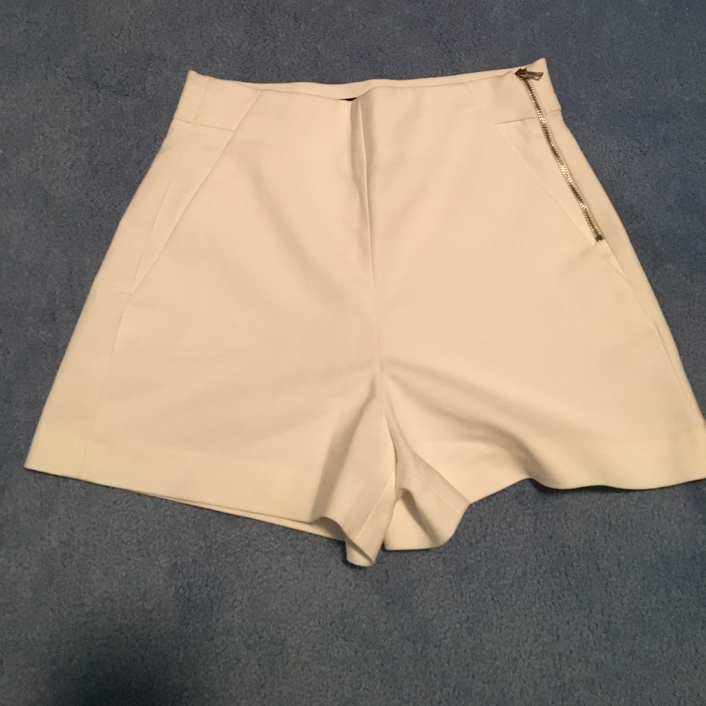 White Bermuda shorts