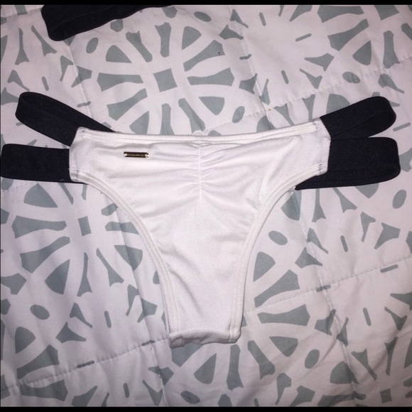 Black and white Victoria secret swim suit - Picture 4 of 5