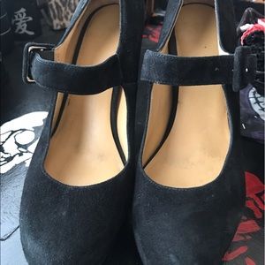 Nine West MaryJane black suede shoes