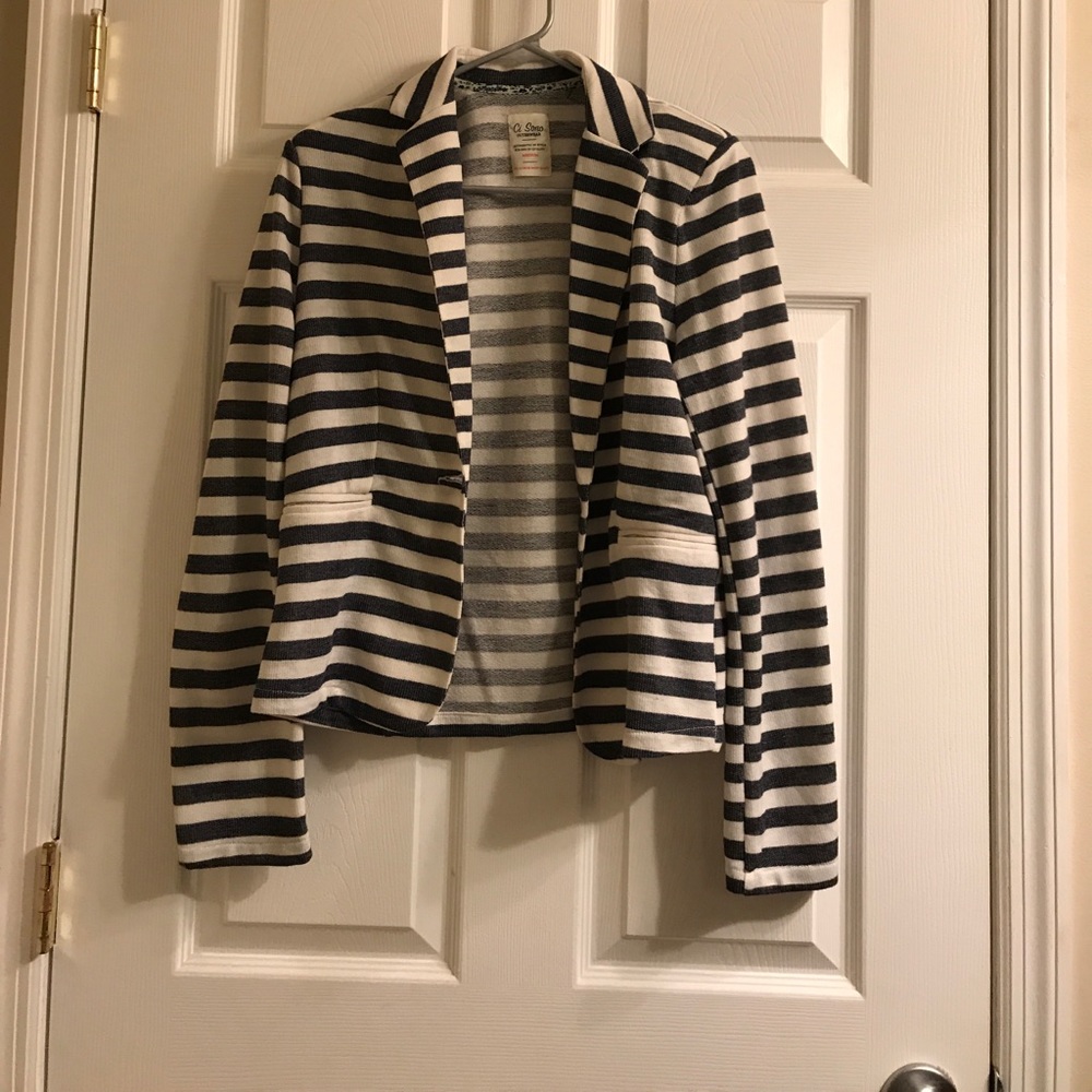 Cute blazer!!