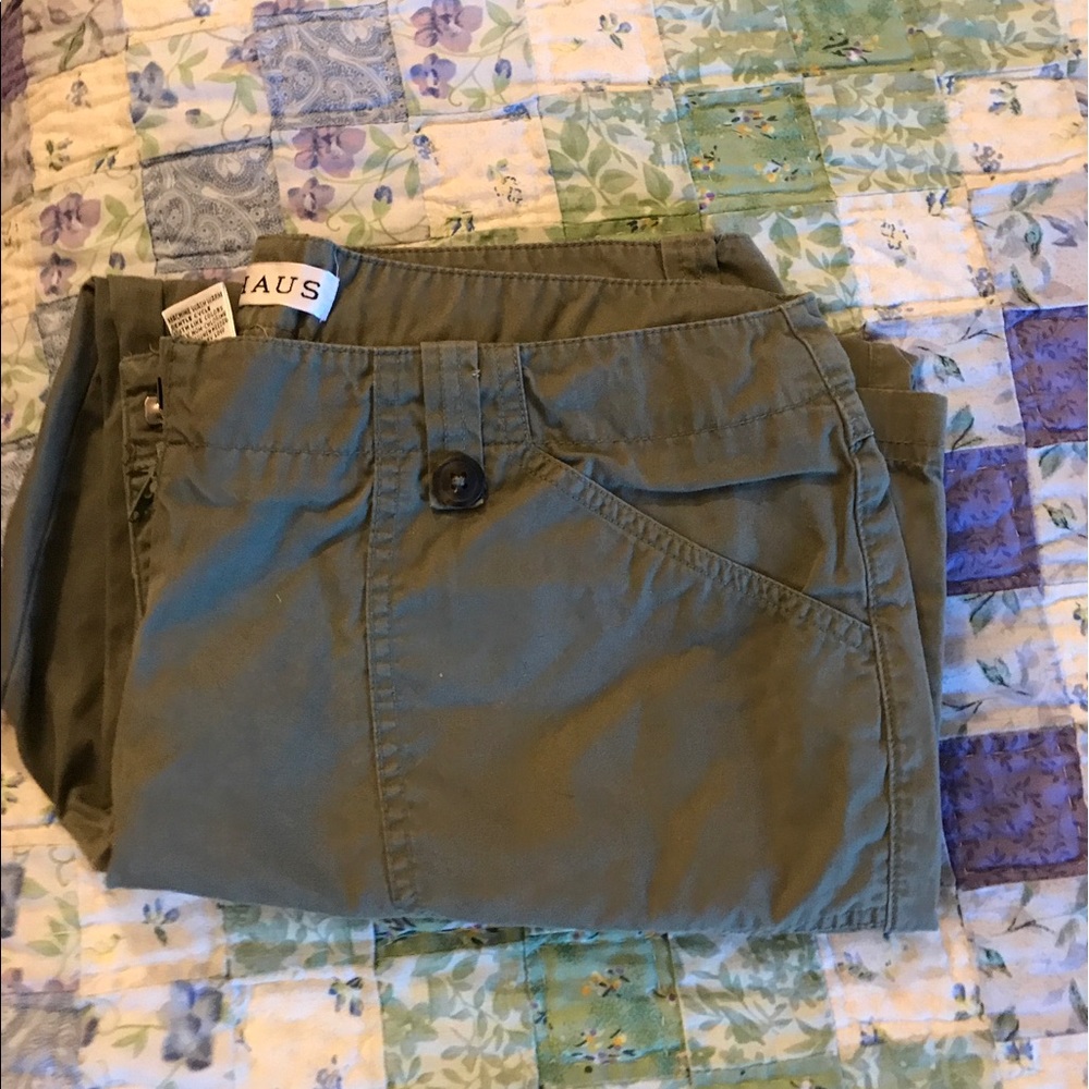 Chaus Capris in Olive Green