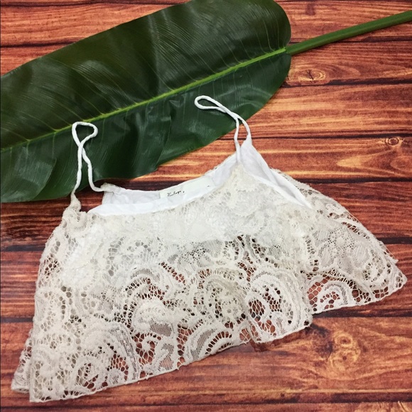 Vintage Havana Tops - Vintage Havana lace crochet crop top!