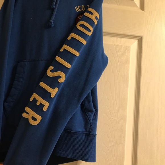 Sweatshirt - Picture 2 of 3