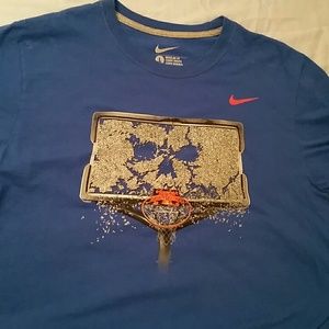 Mens large regular fit nike t shirt