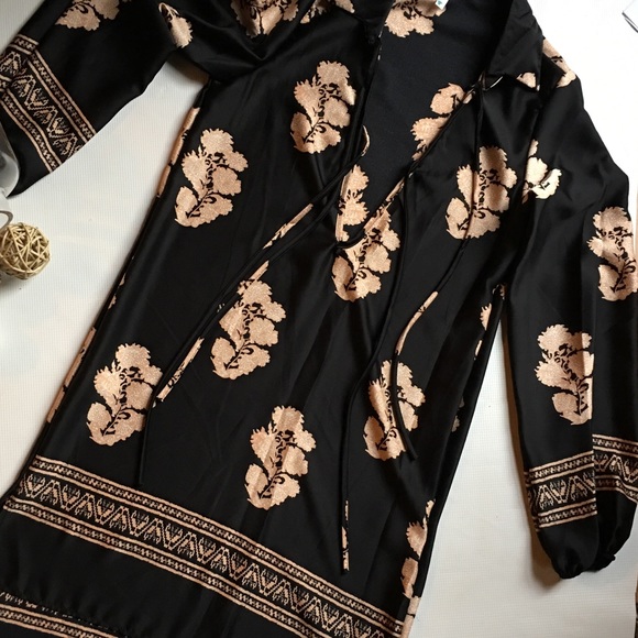 SATIN FLORAL TUNIC SATIN DRESS - Picture 6 of 6