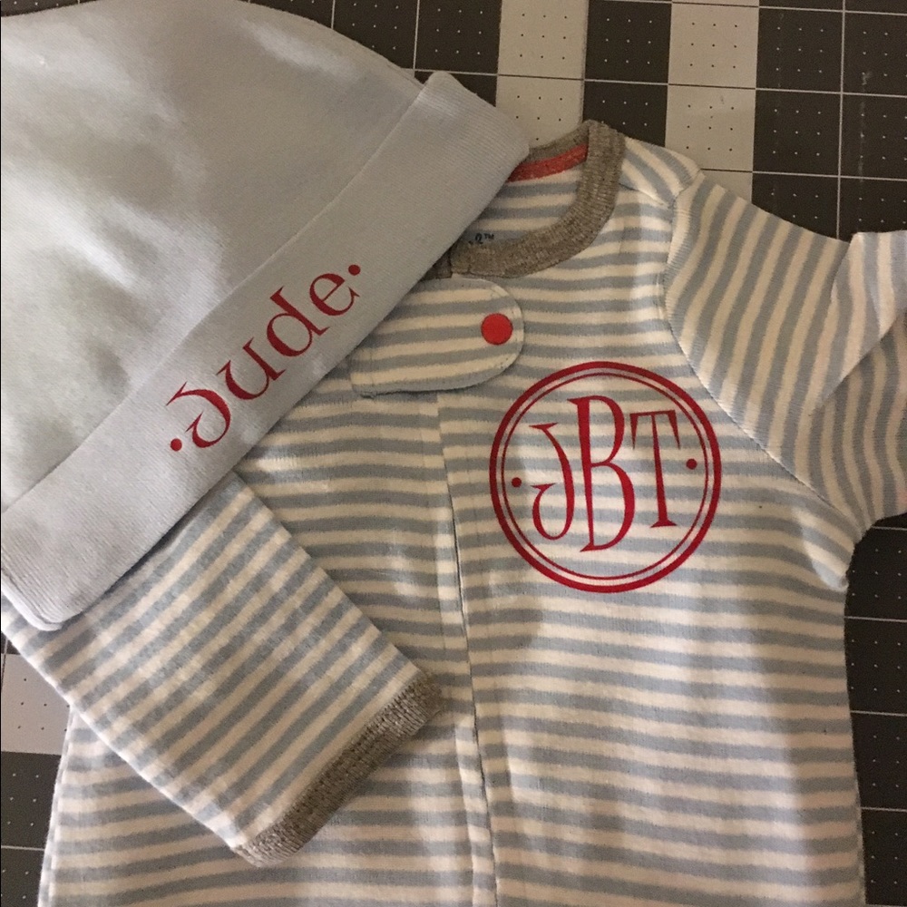 Personalize baby gowns/sleepers