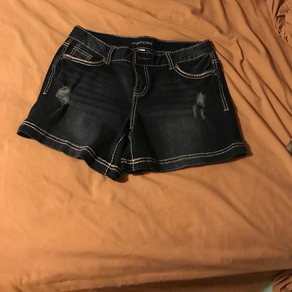 Shorts - Picture 2 of 4
