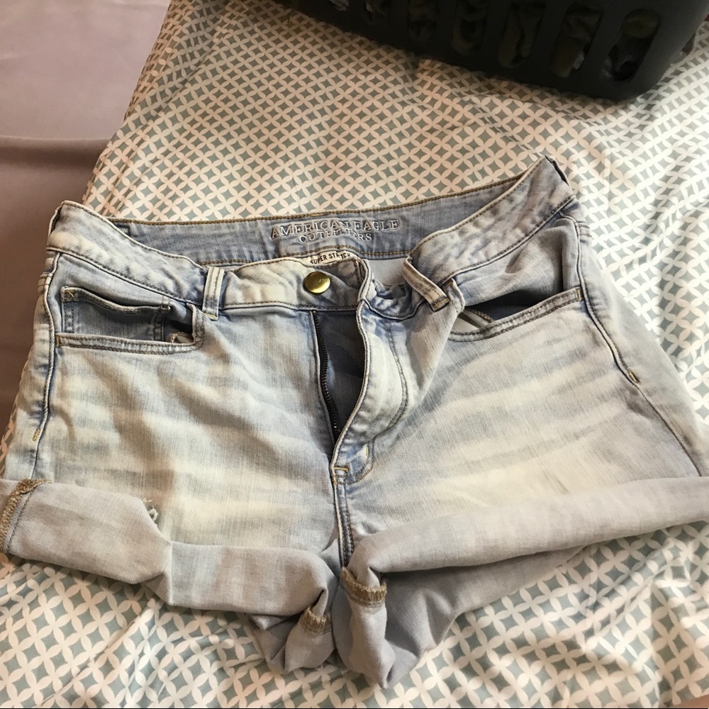 Light wash denim hi ride shorts ❤️😍 AE