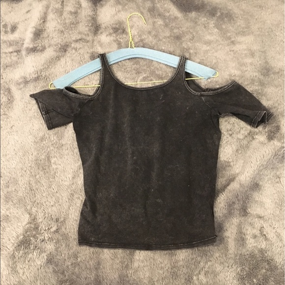 Crop top with open shoulders - Picture 1 of 3