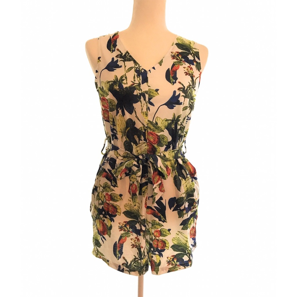 ❗️sale❗️ floral sleeveless romper