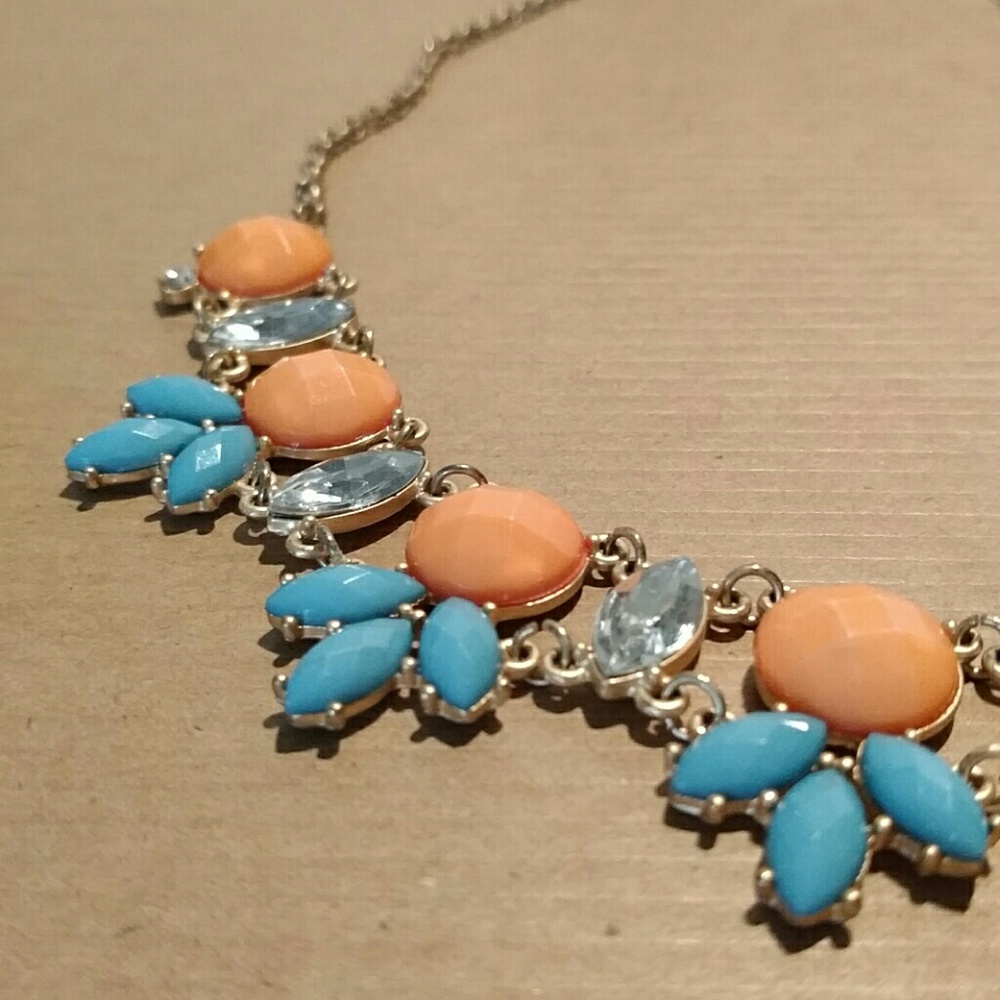 No label gold chain blue orange statement necklace