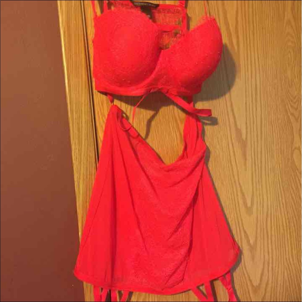🛑SOLD 36C VS Red Sexy Lingerie Set NWOT