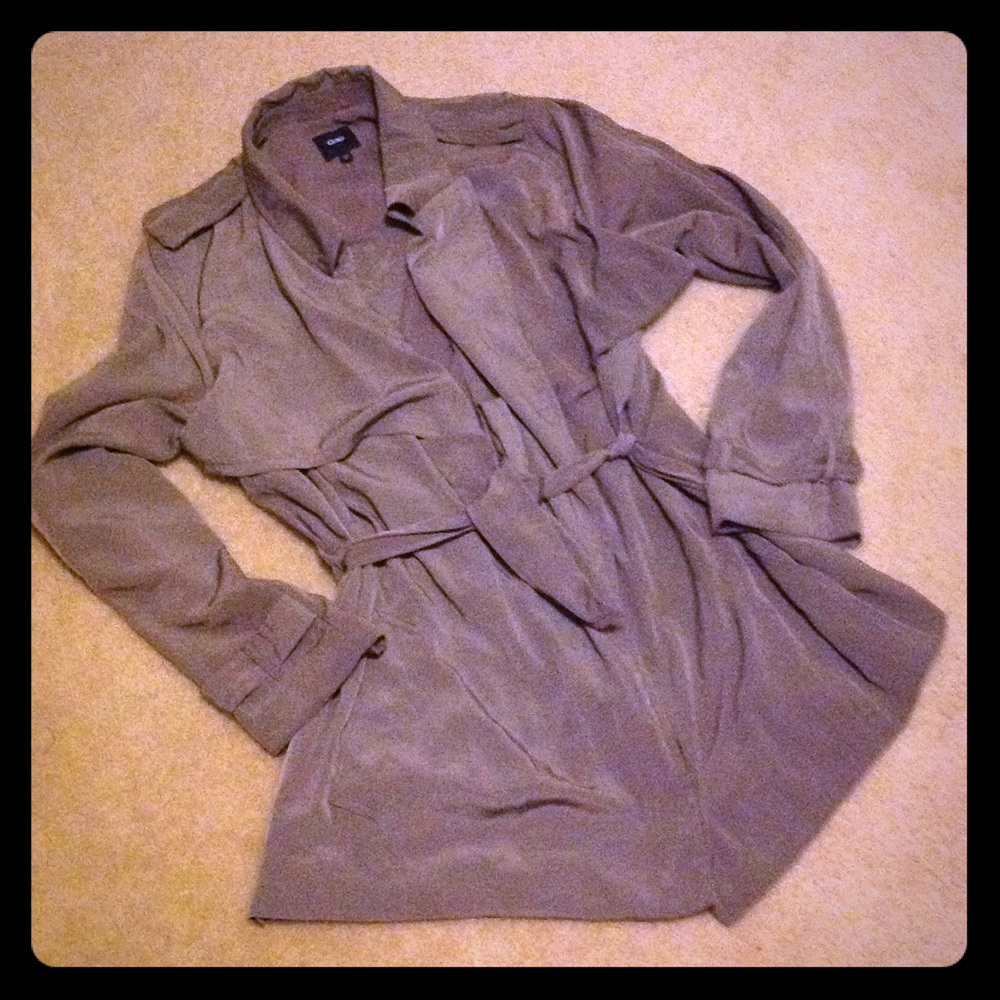 Chic Gap Trench Coat!