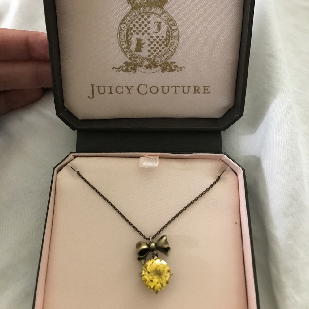 Juicy Couture yellow gem necklace. New in box. 🎗