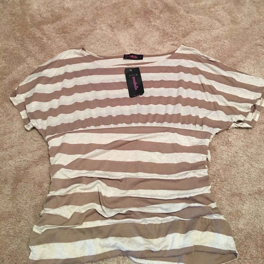 Women's tan and beige cute women's top. ✨✨