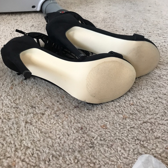 Studded fringe heel - Picture 6 of 8