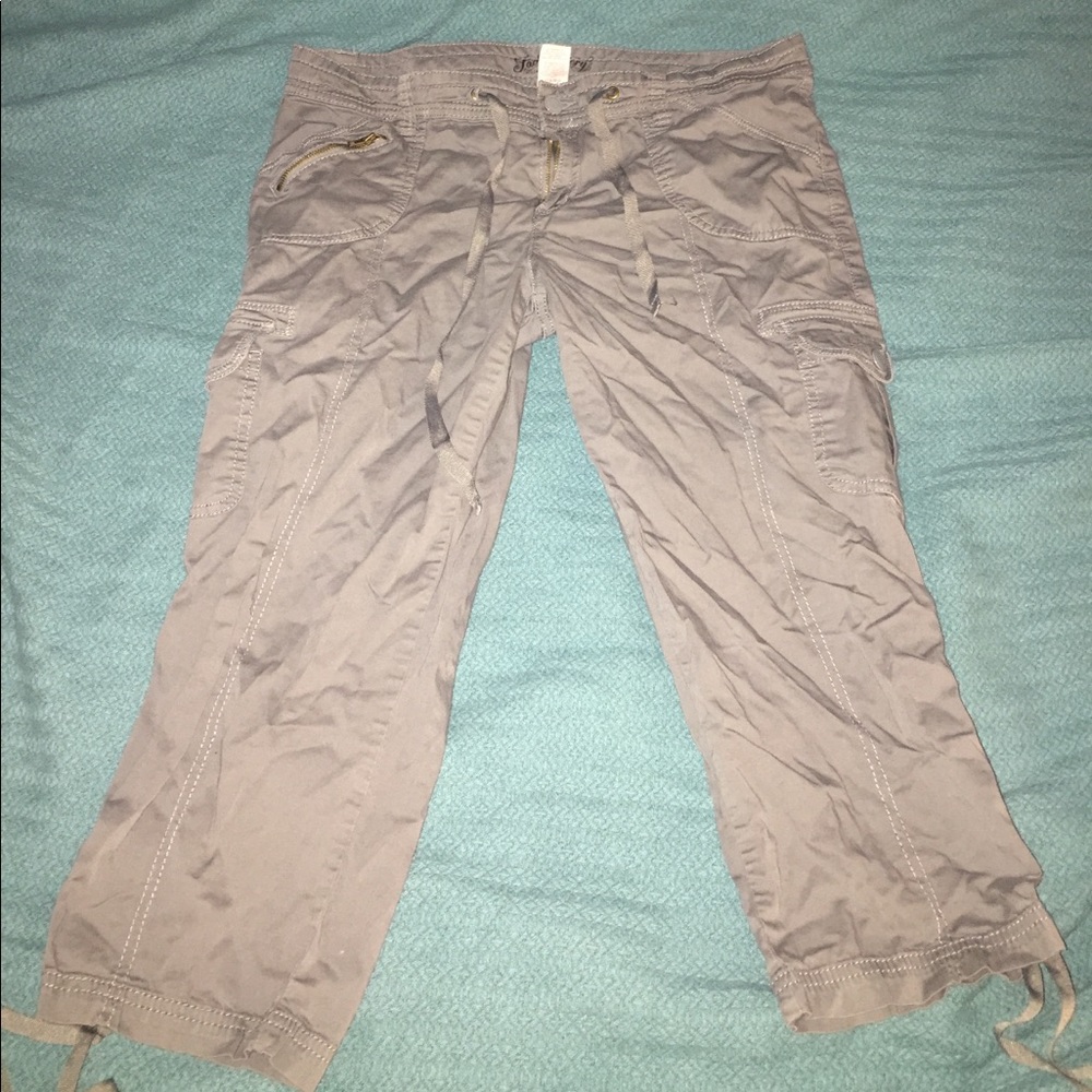 Gray No Boundaries Capri pants