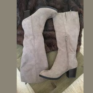 Old Navy Suede Beige Boots - Sz 8