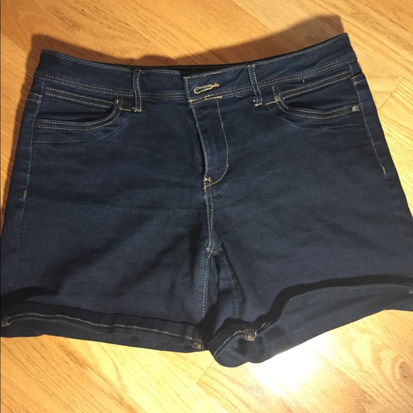 Simply Vera Wang high-waisted jean shorts - Picture 2 of 5