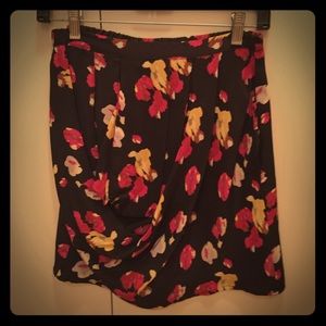 XS drape front floral print skirt.