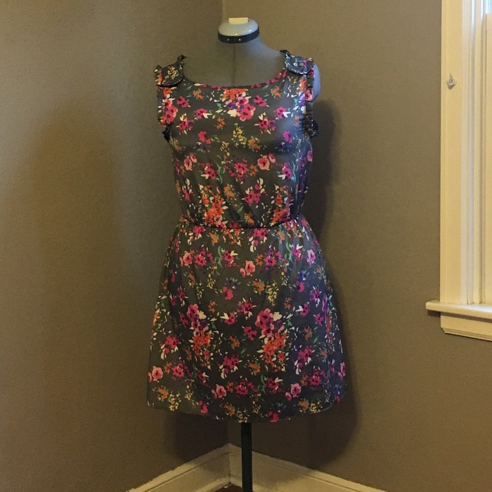 Gray Floral Print Sleeveless Dress with Ruffle