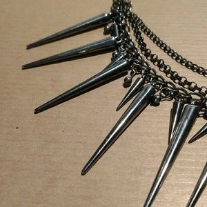No label dark grey spike chain necklace
