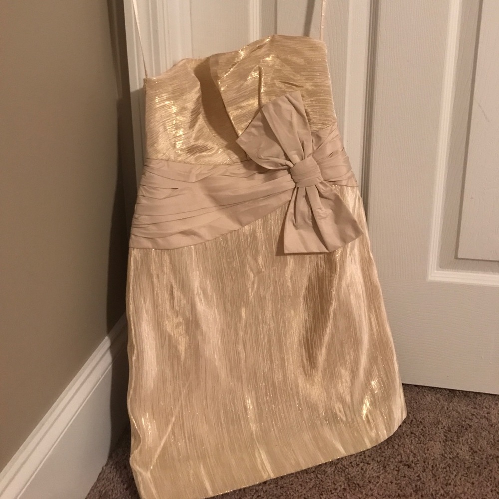Fitted gold cocktail dress