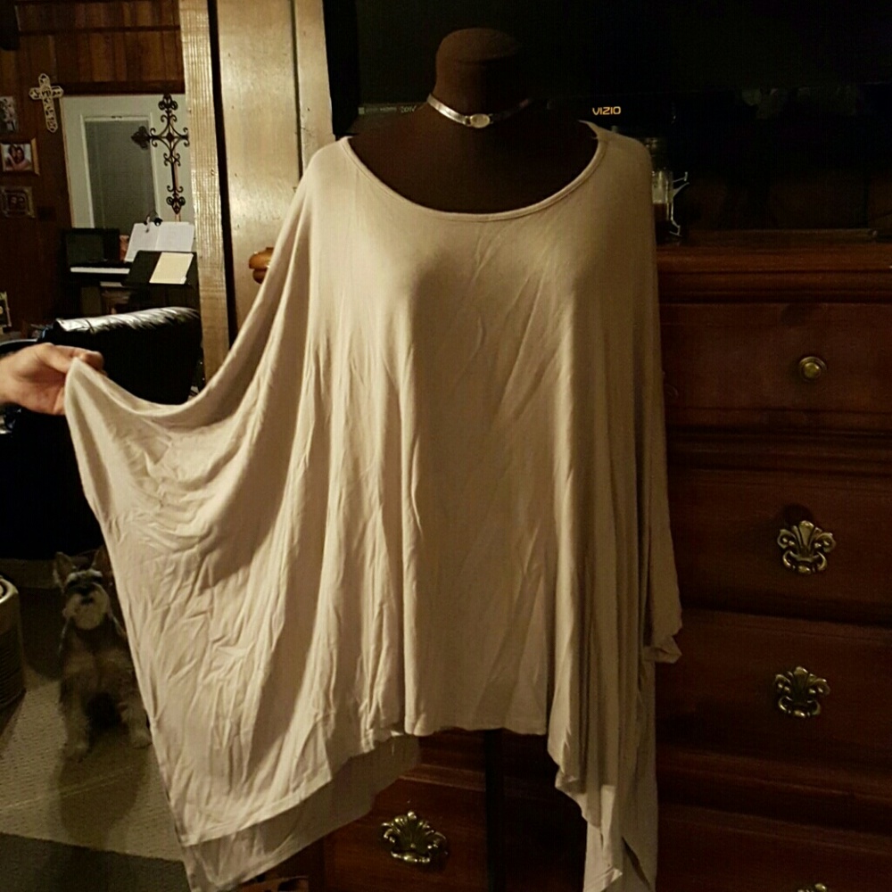 Top - Picture 2 of 2