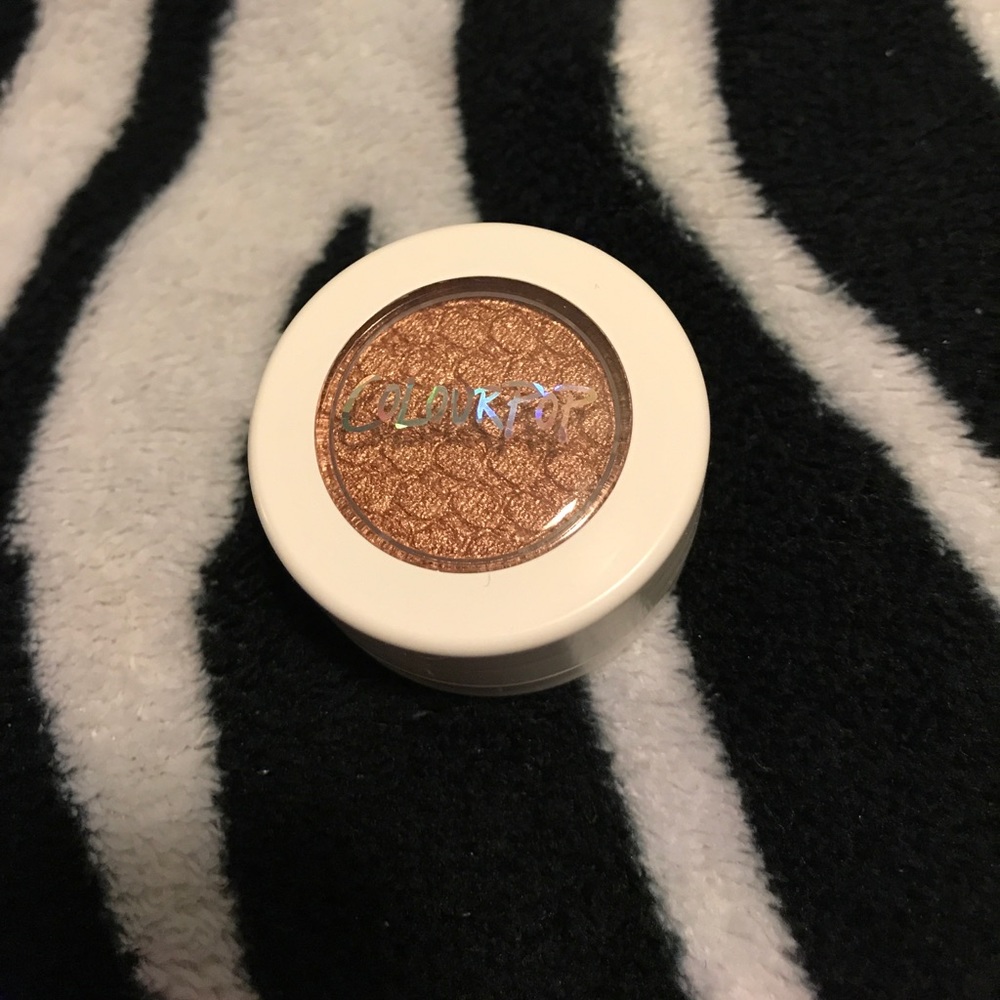 Shimmer eyeshadow