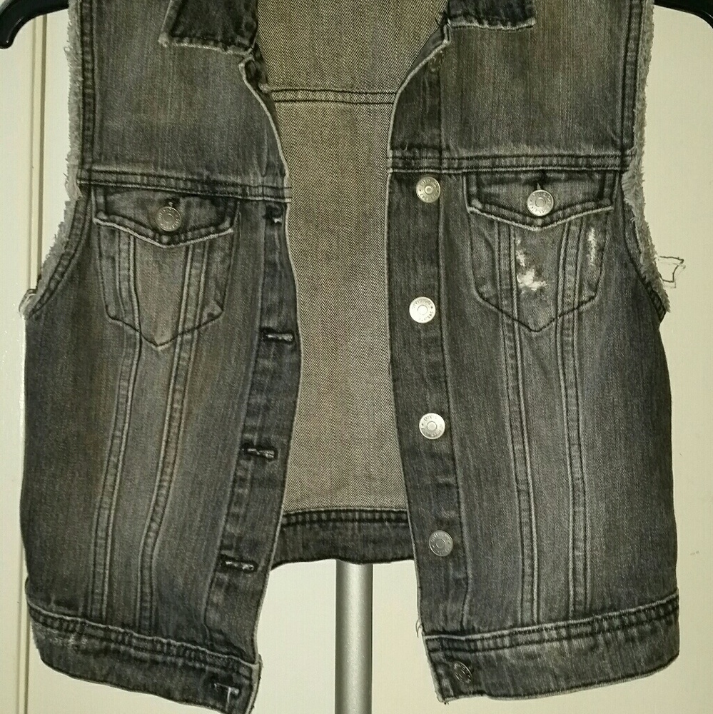 Sleeveless Jean Jacket