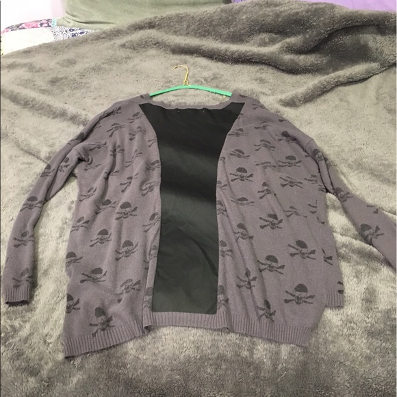 Skull sweater - Picture 2 of 4