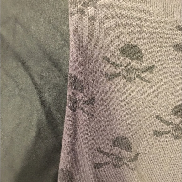 Skull sweater - Picture 3 of 4