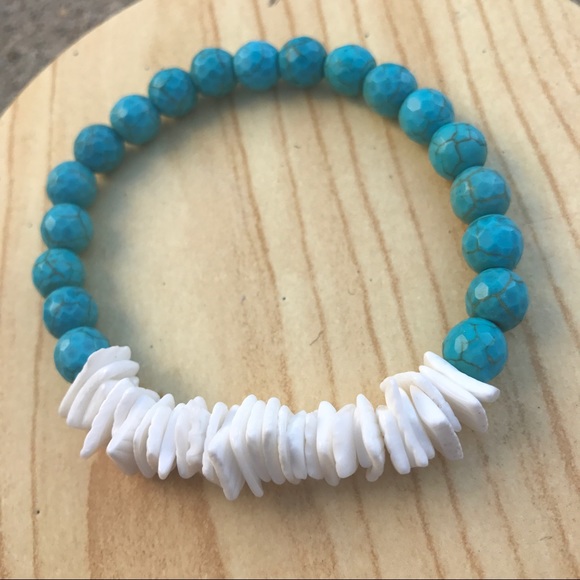 Handmade Natural Turquoise and Shell Bracelet - Picture 2 of 4