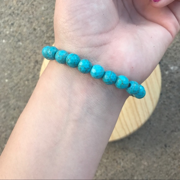 Handmade Natural Turquoise and Shell Bracelet - Picture 4 of 4