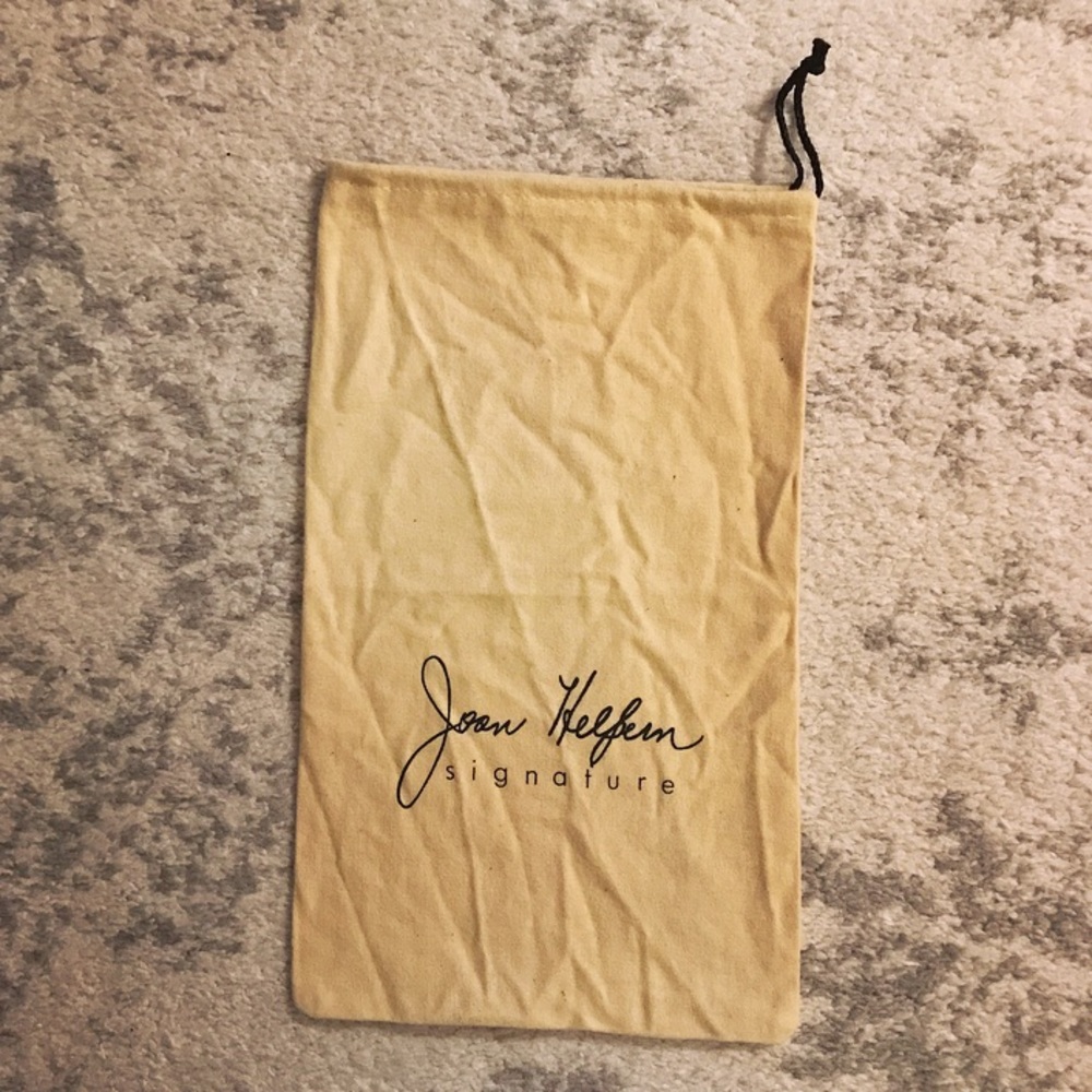 Beige Joan Helpern dust bag