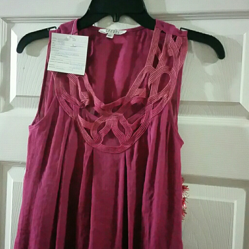 SOLD ......Spense Sleeveless top