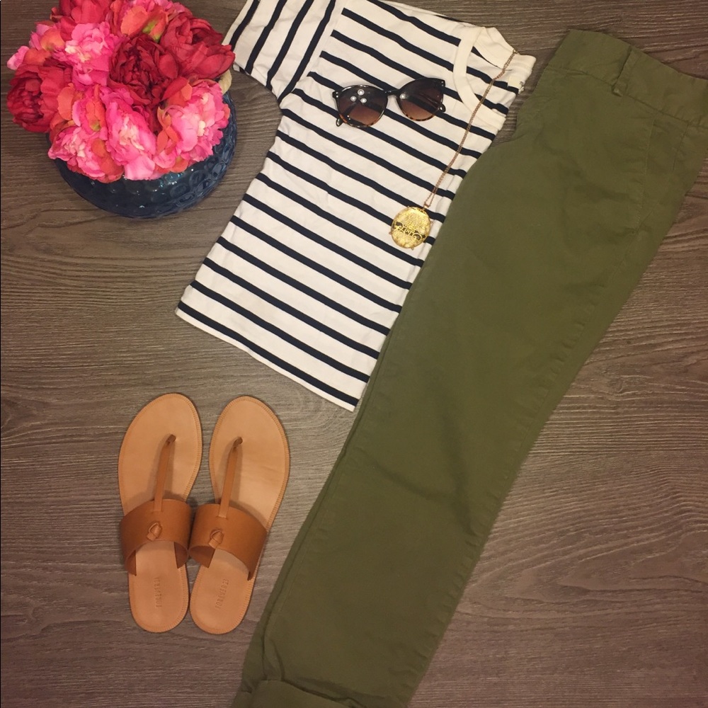 PRICE DROP 🔥 J Crew Green Andie Cropped Chinos