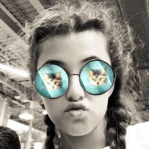 Meet your Posher, Lexi