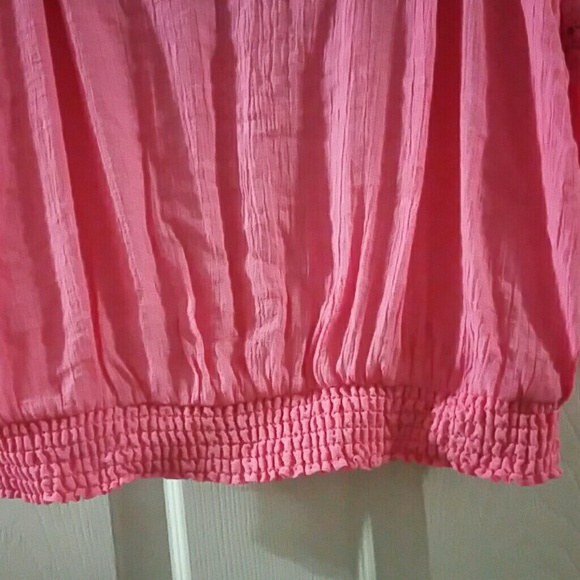 SOLD ......Long sleeve pink embroidered top - Picture 4 of 4