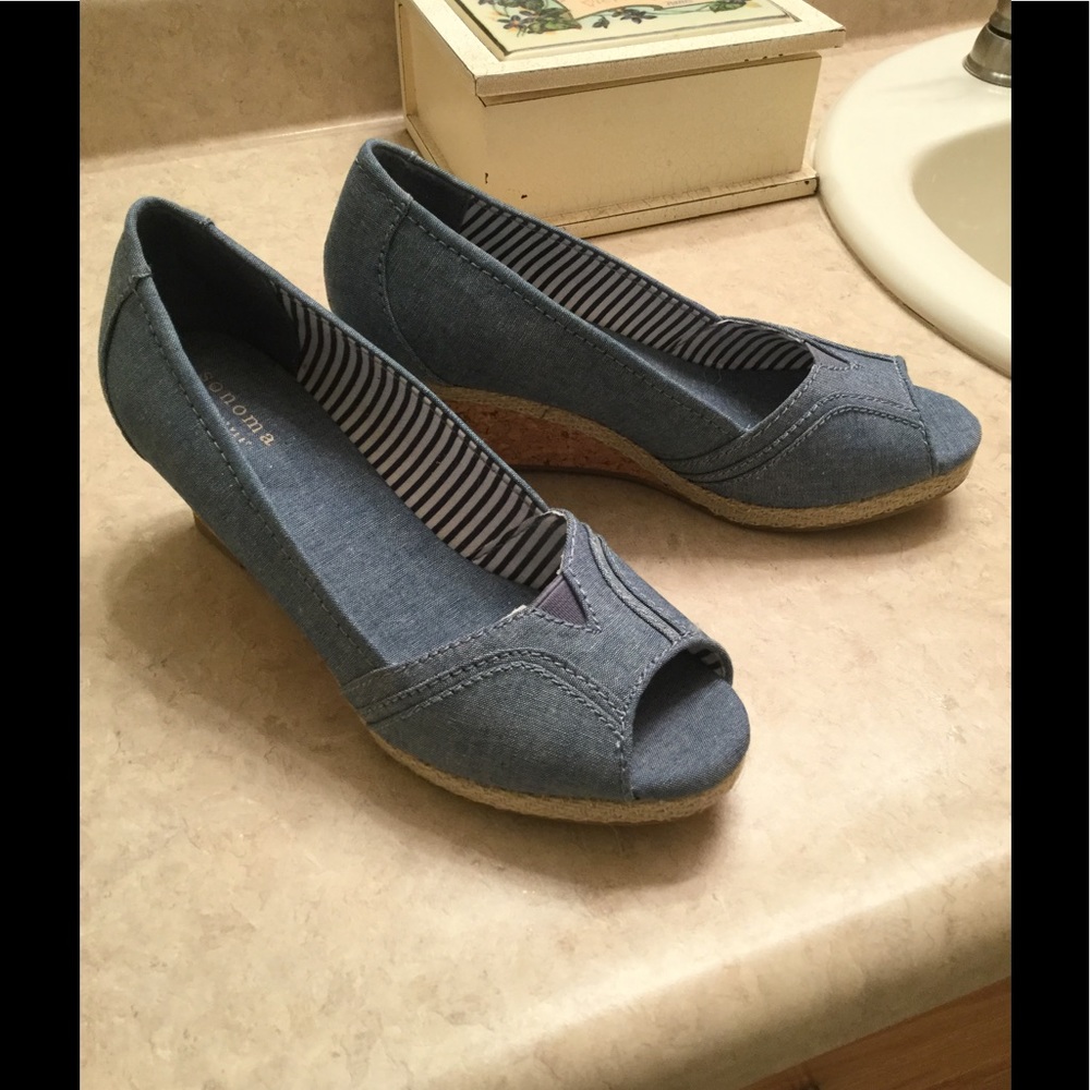 Wedges new without tags