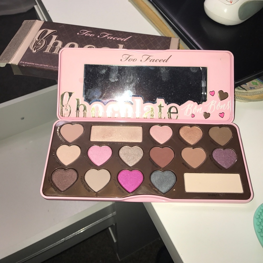 ❌SOLD❌ Too faced chocolate bon bons palette