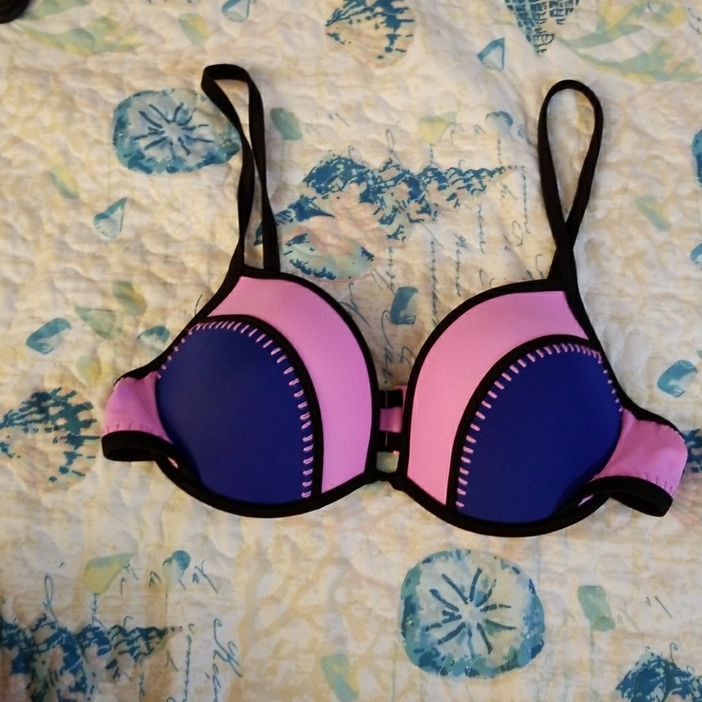 Bikini top