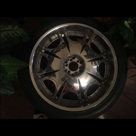 6lug Universal rims 24 inch rims - Picture 3 of 4