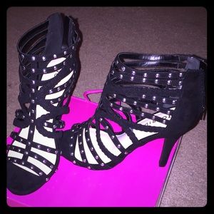 Stunning in studs!!!