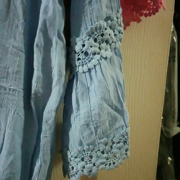 Long sleeve embroidered baby blue top - Picture 4 of 4