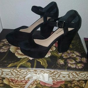 Via Spiga Black heels