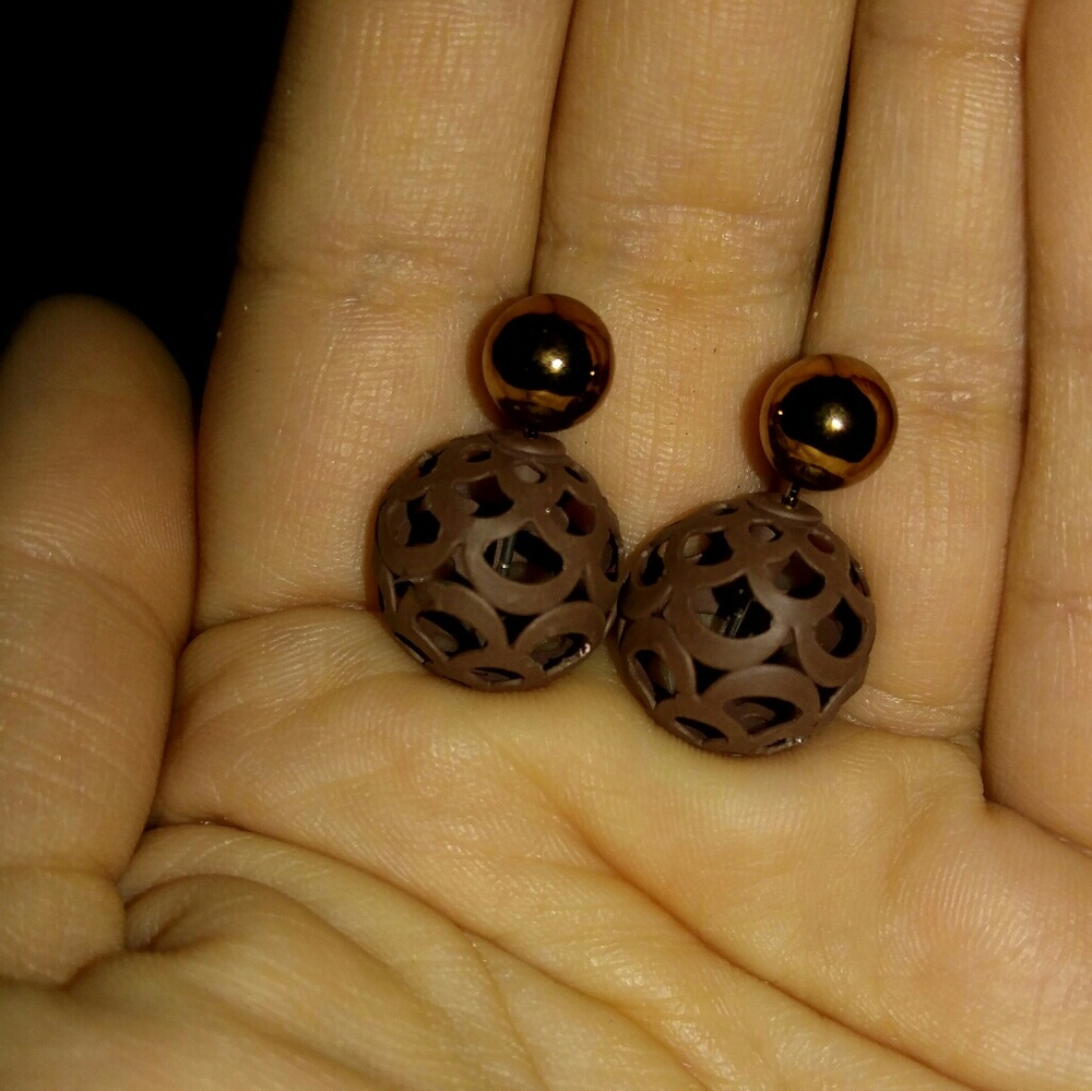 Brown double sided earrings (front back, two sided